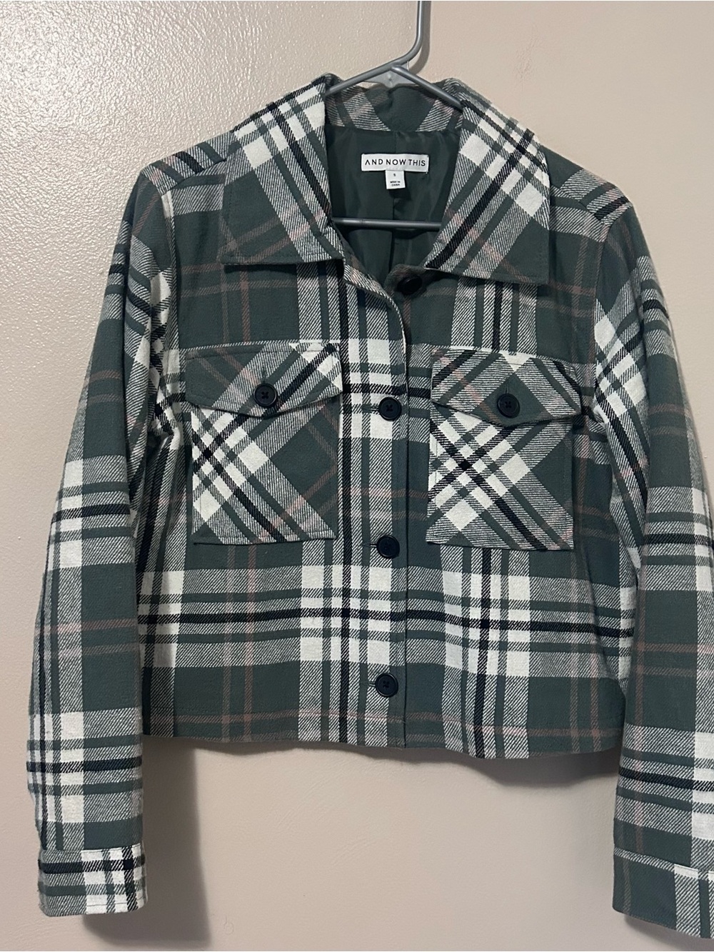 AND NOW THIS Green Plaid Button-Front Cropped Shacket